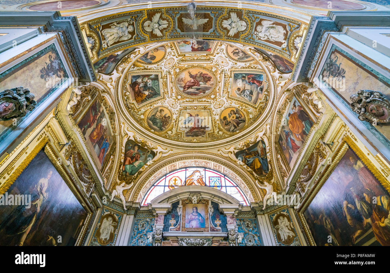 Chapelle des Saints François d'assise et Hyacintha Mariscotti dans la Basilique de Saint Laurent à Lucine à Rome, Italie. Banque D'Images