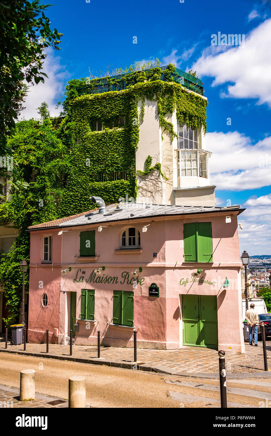 La célèbre rue de l'Abreuvoir et La Maison Rose à Montmartre, Paris, France Banque D'Images