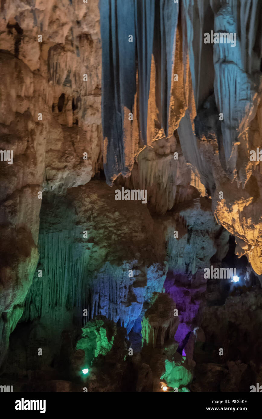 À l'intérieur des grottes, Dao Voir la baie d'Ha Long, Quảng Ninh Province, Viet Nam Banque D'Images