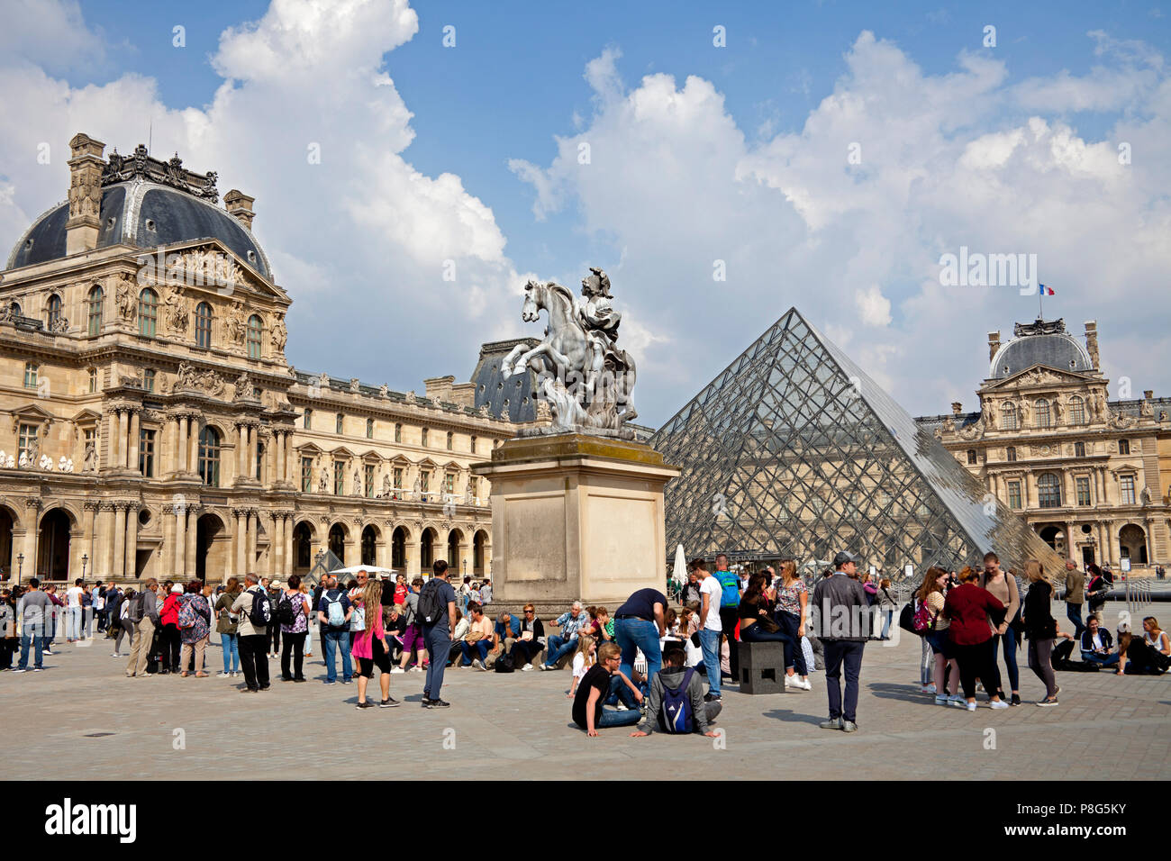 Le palais du Louvre, Paris, de l'Europe Banque D'Images
