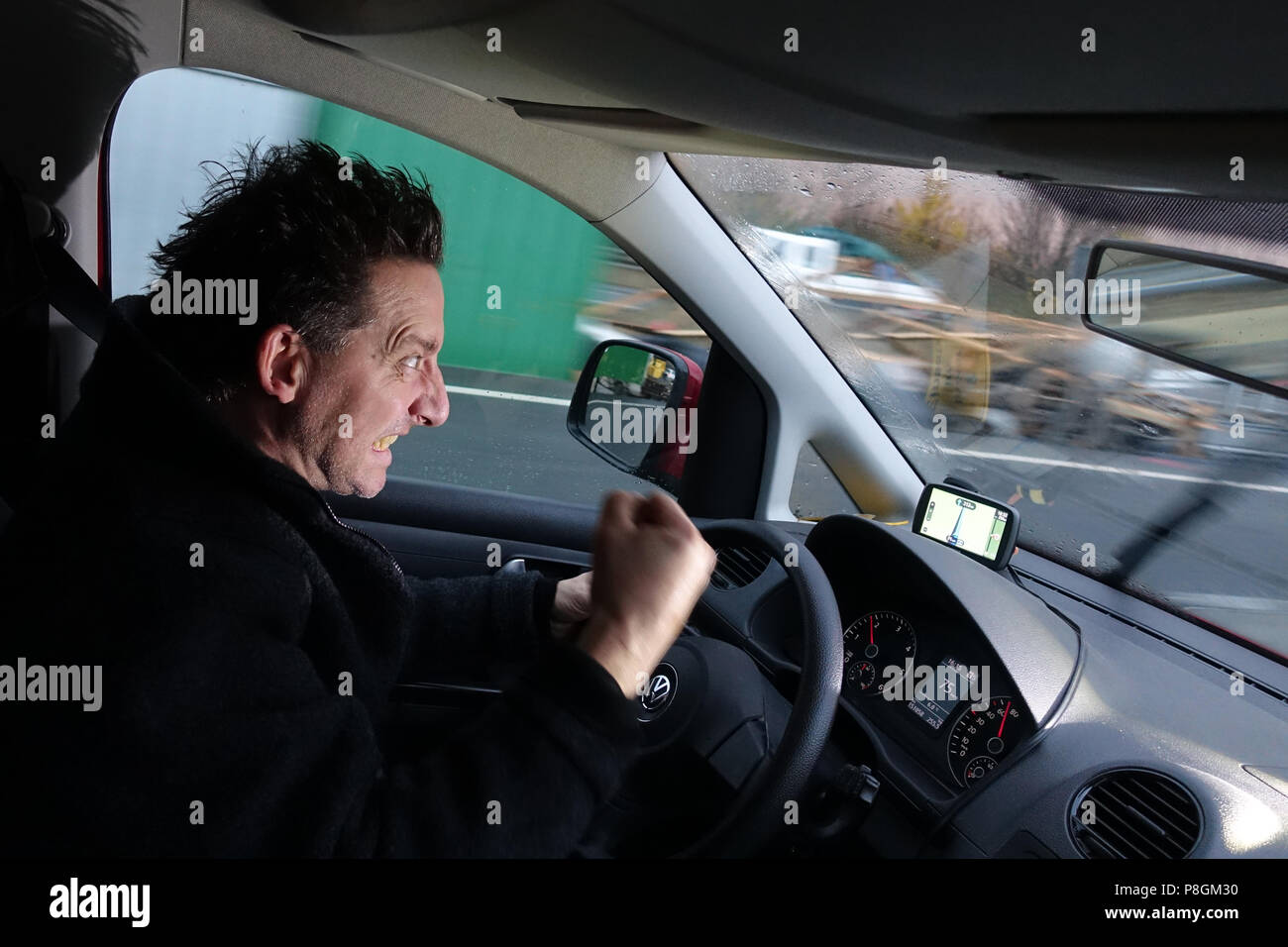 Berlin, Allemagne, pilote automobile agressive sur l'autoroute Banque D'Images