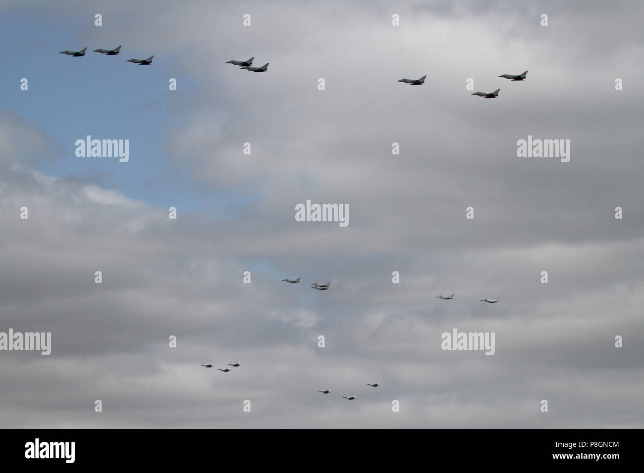 RAF 22 typhons se pour la RAF anniversaire 100 ans. Photographiés au cours d'Ipswich, Suffolk. Banque D'Images