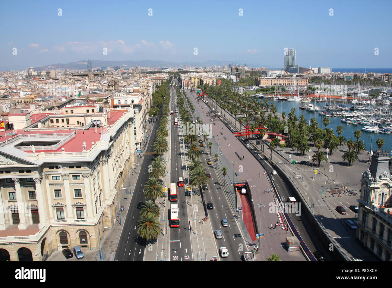 La ville de Barcelone. Vue aérienne de Port Vell, marina et quartier de Barceloneta. Banque D'Images