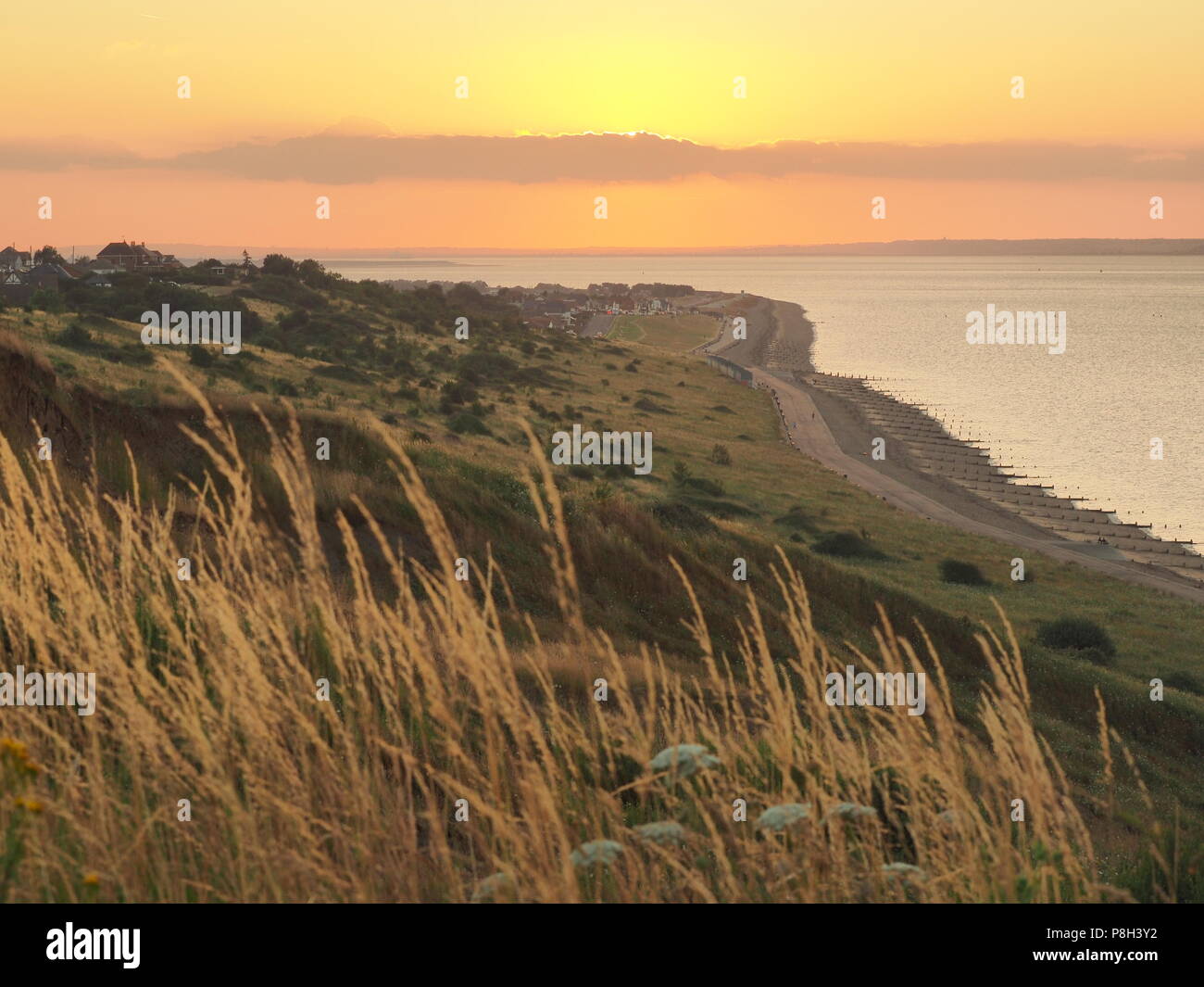 Minster sur mer, Kent, UK. 11 juillet, 2018. Météo France : cette soirée coucher du soleil à Minster sur mer, Kent. Credit : James Bell/Alamy Live News Banque D'Images