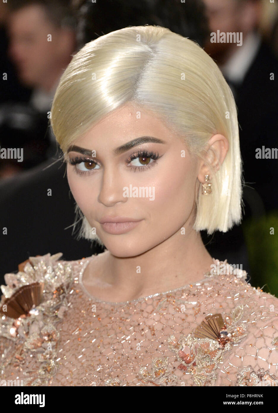 Photo de fichier en date du 01/05/17 de Kylie Jenner, qui a révélé ses cinq mois, a les oreilles percées pour la première fois dans une vidéo Snapchat. Banque D'Images