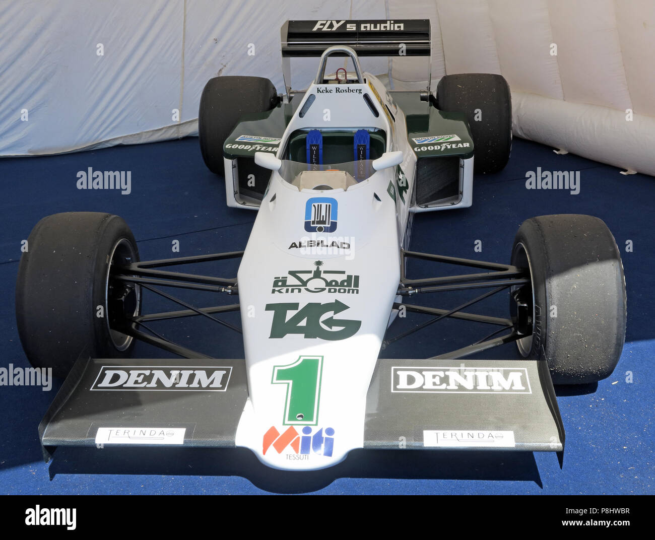 Keke Rosberg / Formule Un voiture de course F1, parrainé par Denim - Williams Cosworth FW08C conduit par Ayrton Senna Banque D'Images