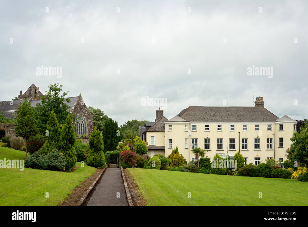 Youghal Ireland le College and College Gardens au quartier de Raleigh. Banque D'Images