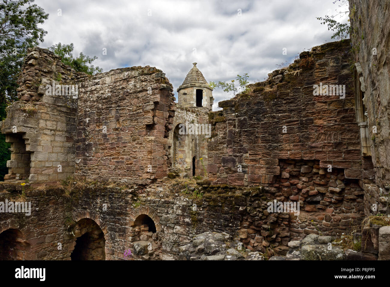 Spofforth château dans le village de Spofforth, Yorkshire, a été construit par Henry de Percy au début du 14ème siècle mais ruiné dans la guerre civile anglaise. Banque D'Images