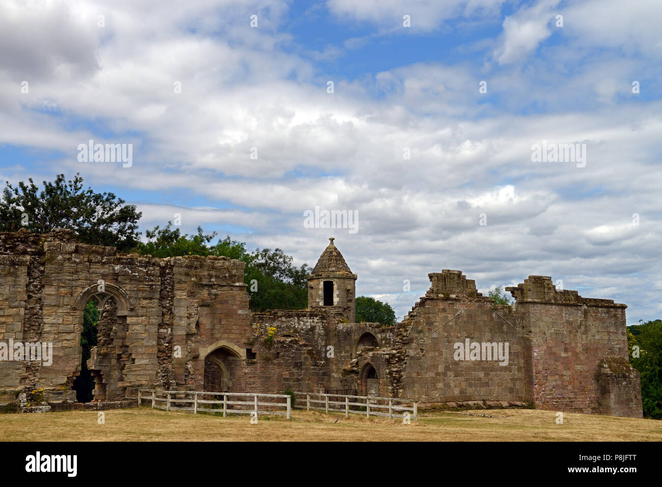 Spofforth château dans le village de Spofforth, Yorkshire, a été construit par Henry de Percy au début du 14ème siècle mais ruiné dans la guerre civile anglaise. Banque D'Images