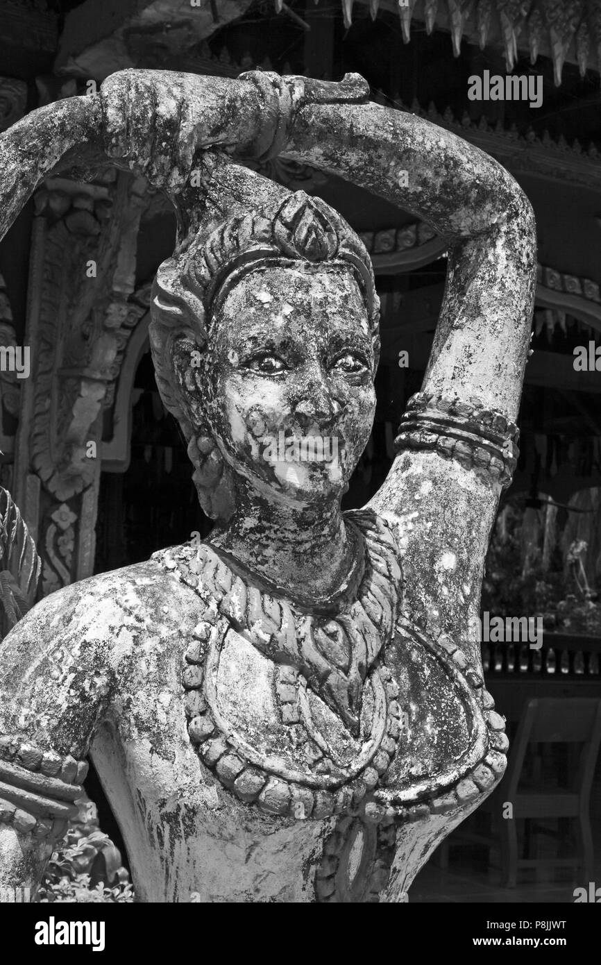 Un temple bouddhiste divinité sur DON KHONG ISLAND dans les quatre région des Mille-Îles du fleuve du Mékong - Sud, Laos Banque D'Images