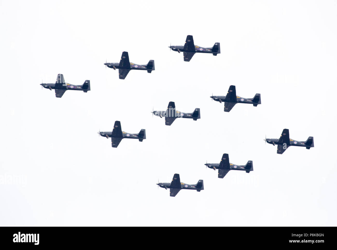 9 jets Hawk voler en formation au passage aérien sur Londres pour commémorer 100 ans et 100 jours depuis la fin de la première guerre mondiale Banque D'Images