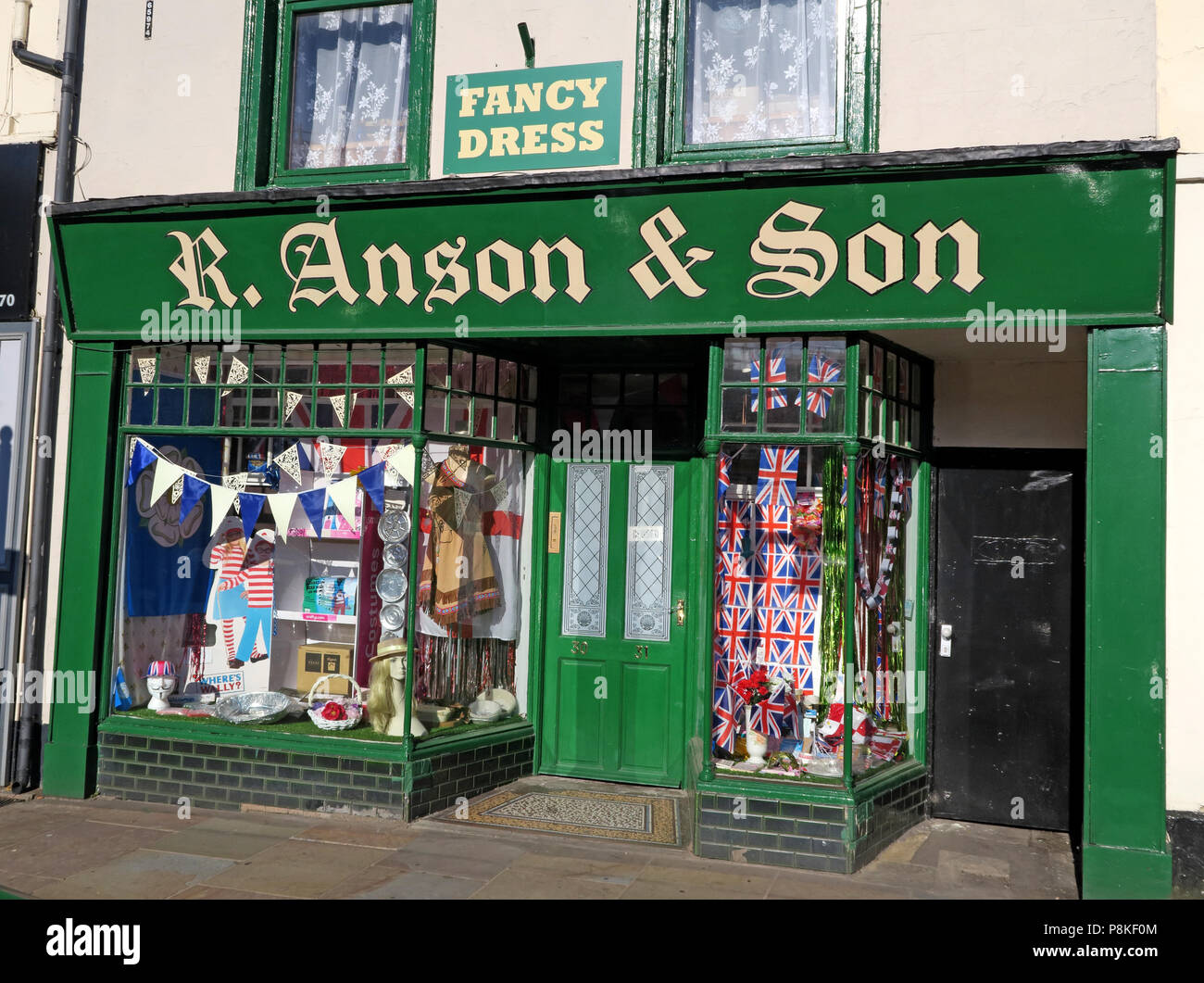 Anson Fancy Dress Shop, 30-31 Place du marché, Doncaster, Royaume-Uni Yorkshire,, DN1 1NE Banque D'Images