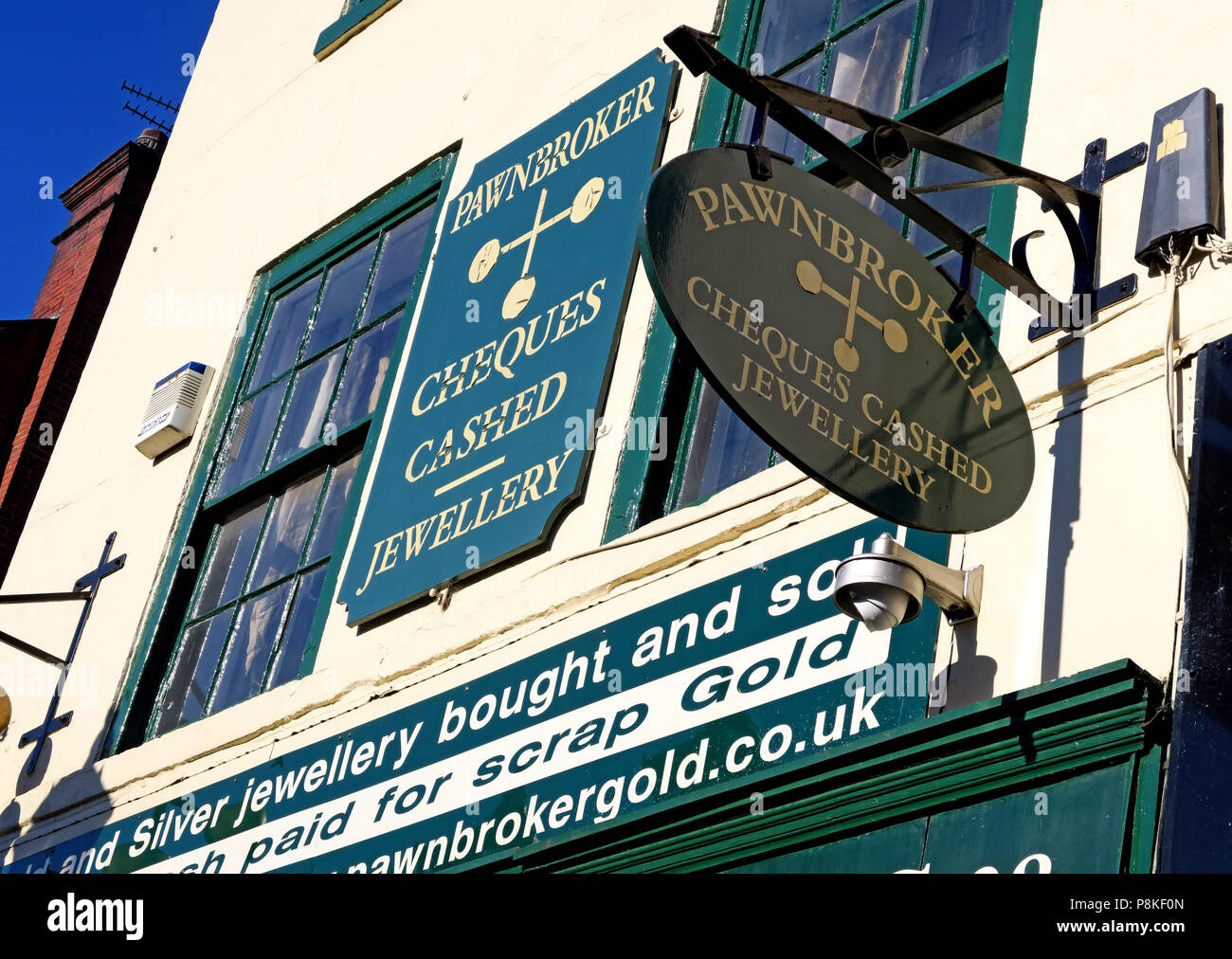 Antique & Négocier Stores Ltd, gages, magasin de jouet, 28 Market Place, Doncaster, South Yorkshire, Angleterre,UK, DN1 1NE Banque D'Images