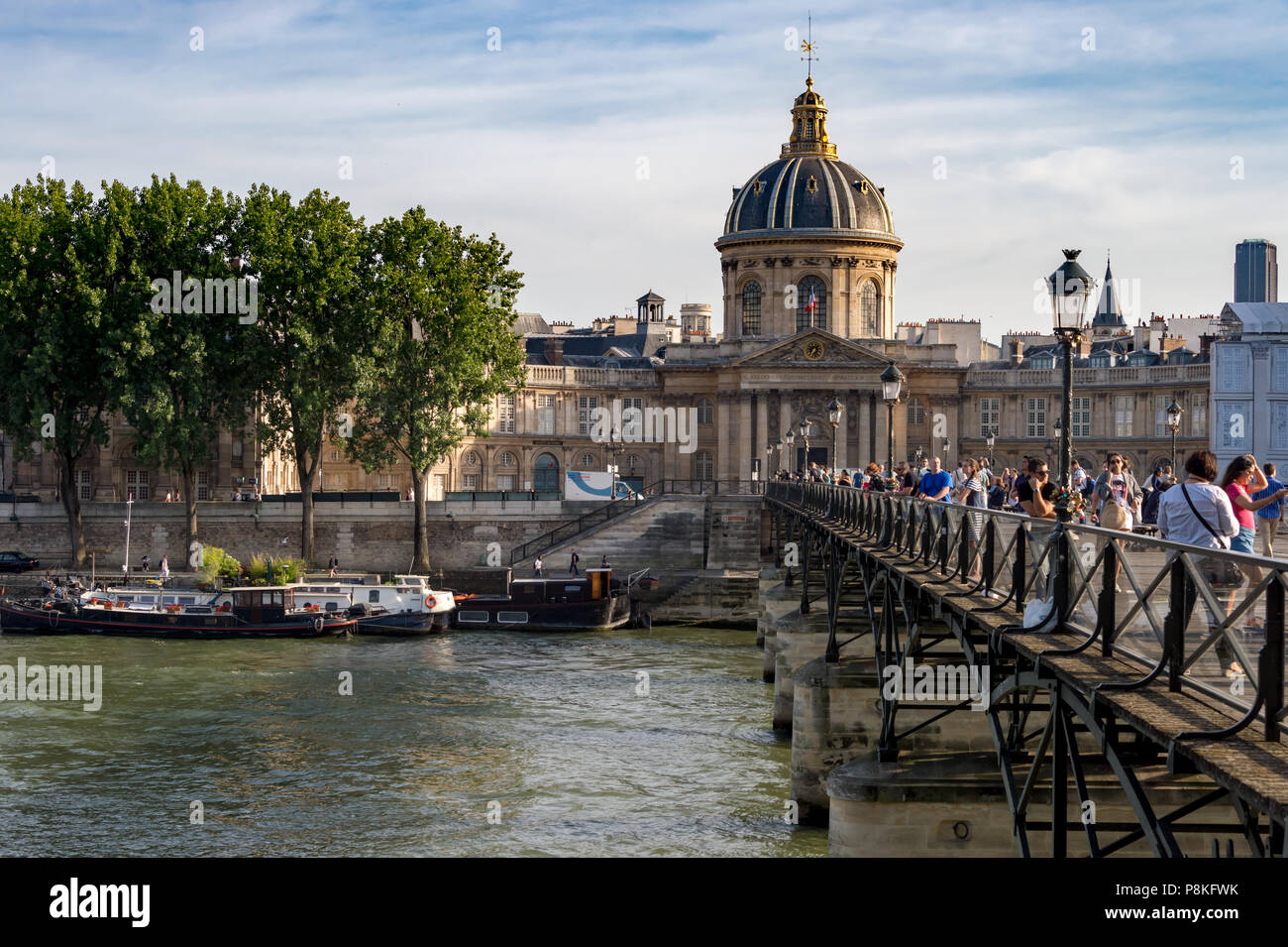 Paris, le 24 juin 2018 : Pont des arts et l'Institut de France l'ensemble de Seine Banque D'Images