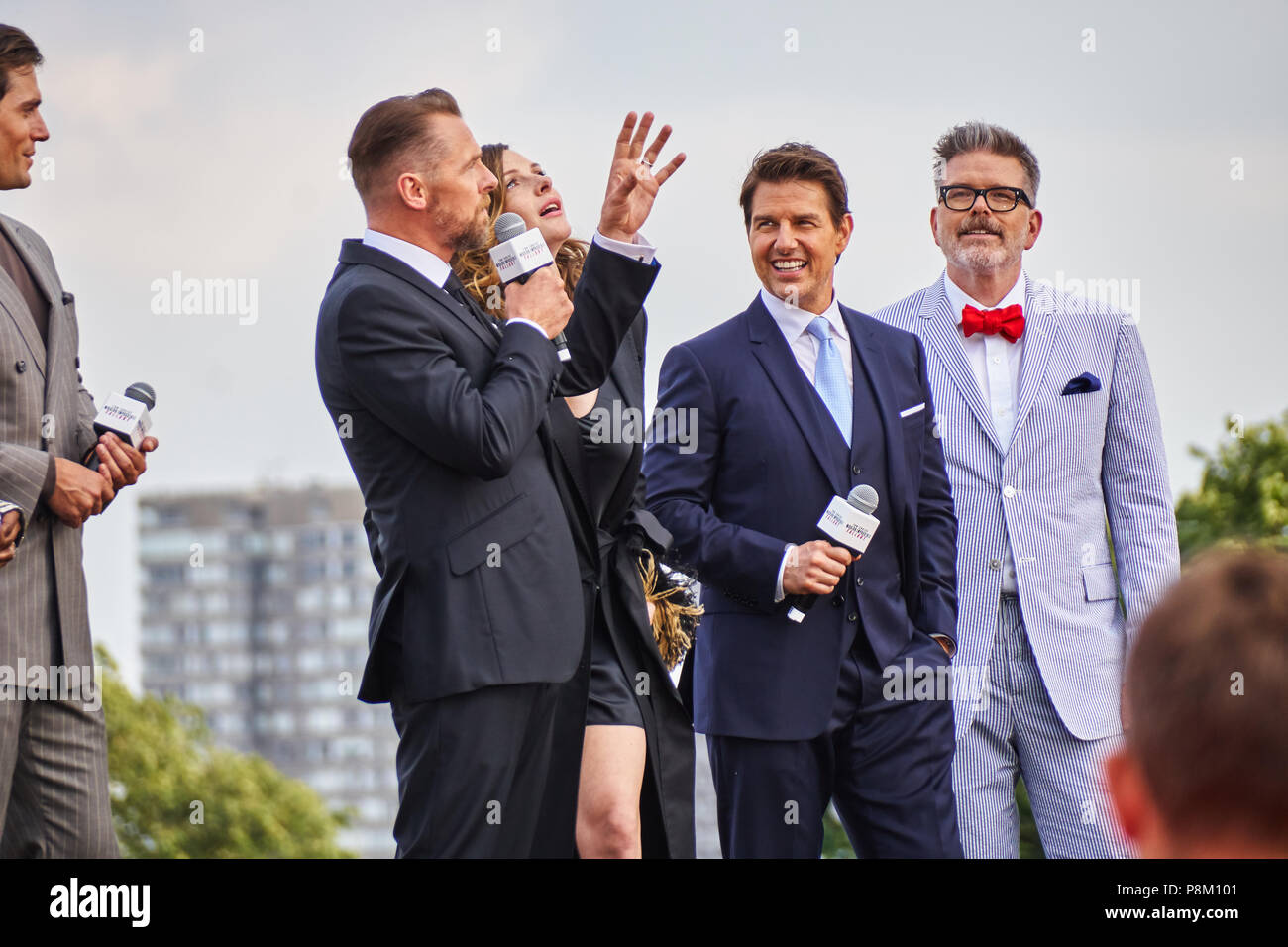 Paris, France. 12 juillet 2018. Directeur et Cast dont Tom Cruise, Christopher McQuarrie, Rebecca Ferguson, Simon Pegg, Henry Cavill à la Mission : Impossible - Monde Fallout Premier tapis rouge. Crédit : Calvin Tan/Alamy Live News Banque D'Images