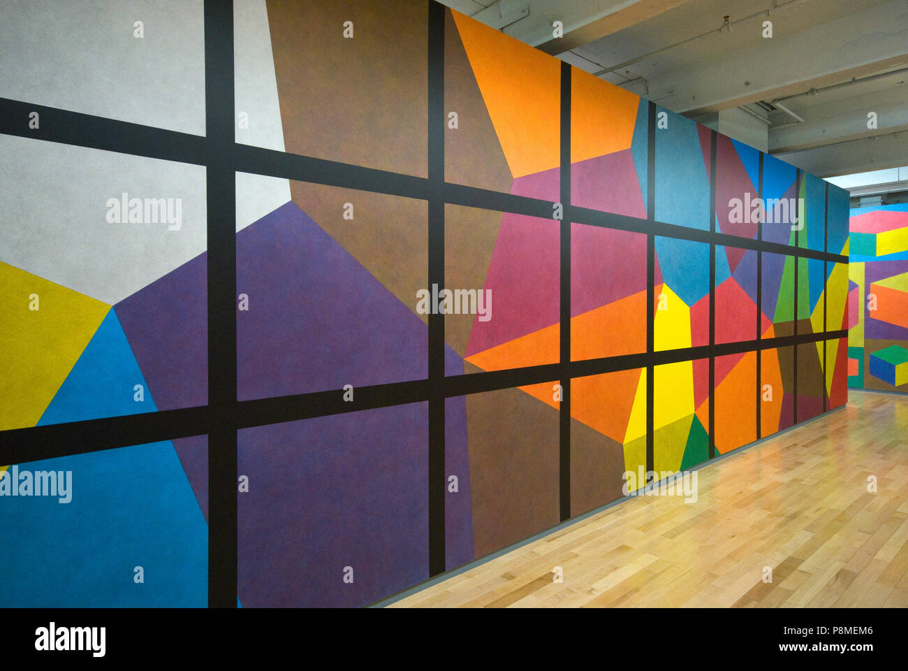 Peintures de Sol Lewitt au Mass MOCA, Musée d'Art Contemporain, North Adams, comté de Berkshire, Massachusetts, USA Banque D'Images