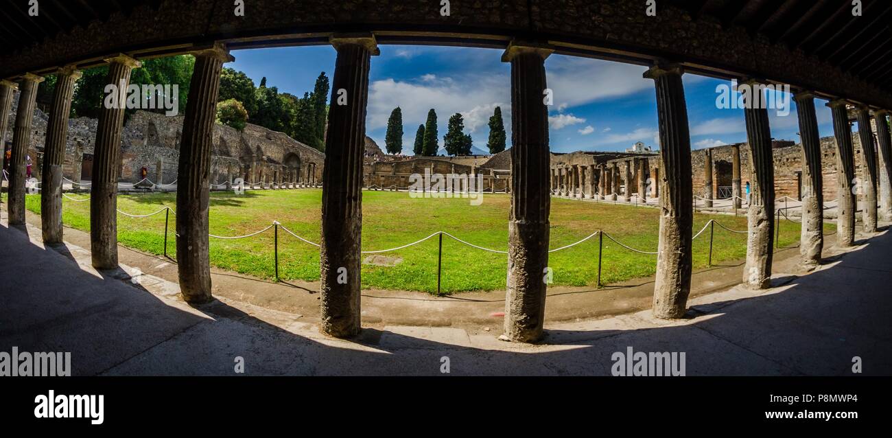 Caserne de gladiateurs de l'ancienne Pompéi Banque D'Images