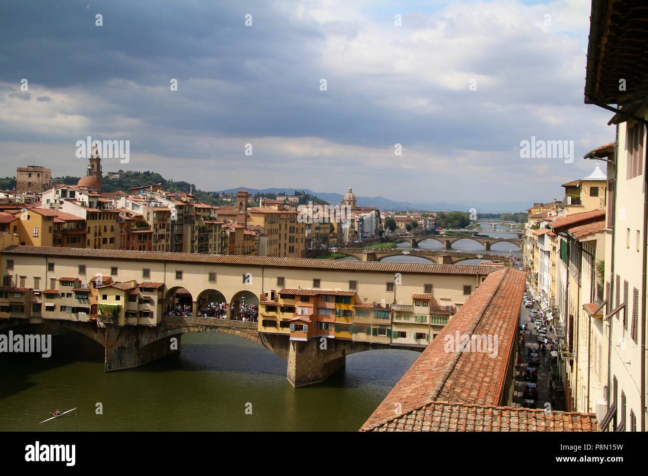 Une vue panoramique de Florence, trois ponts sur l'Arno Banque D'Images