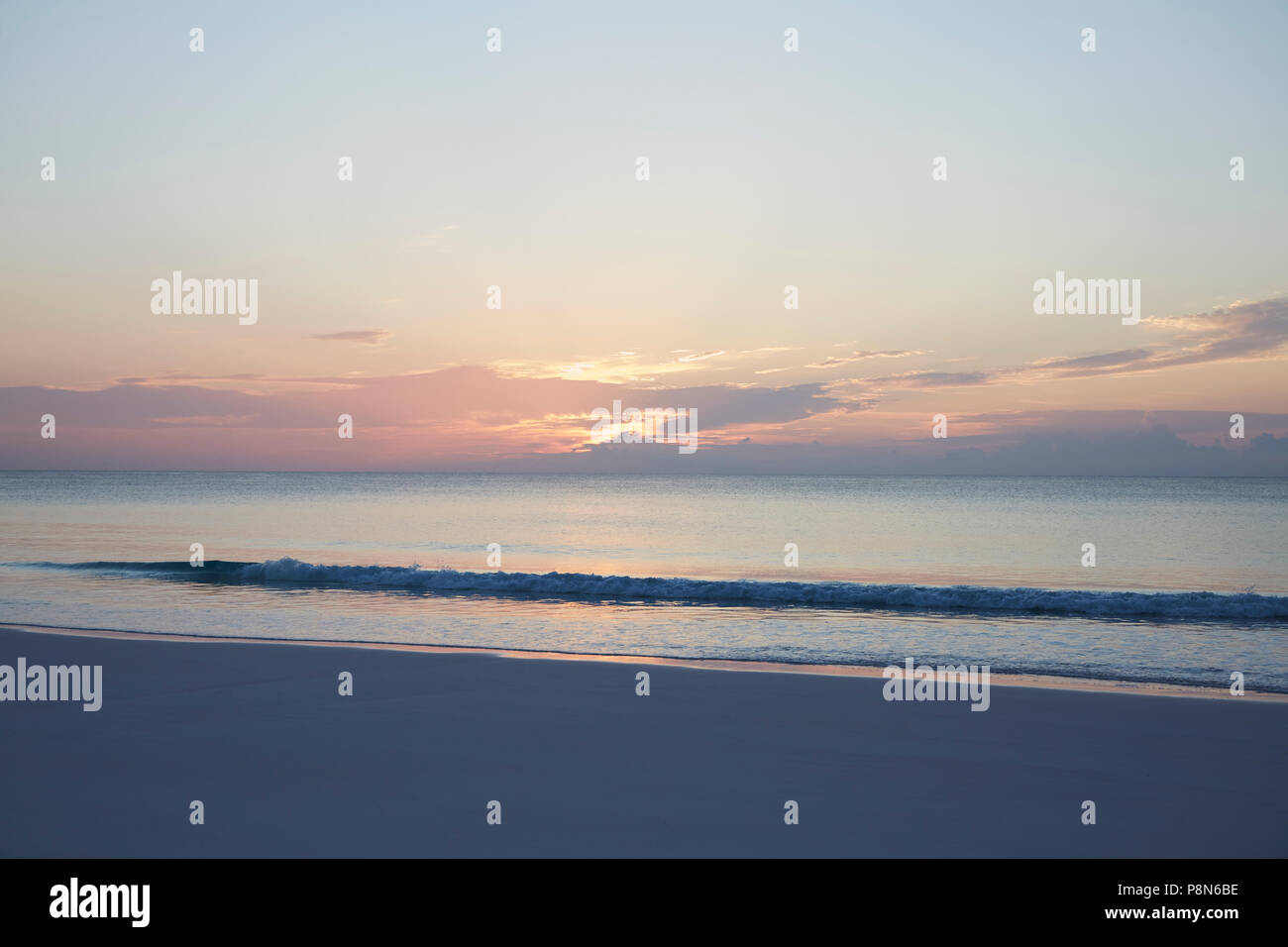 Plage au coucher du soleil Banque D'Images