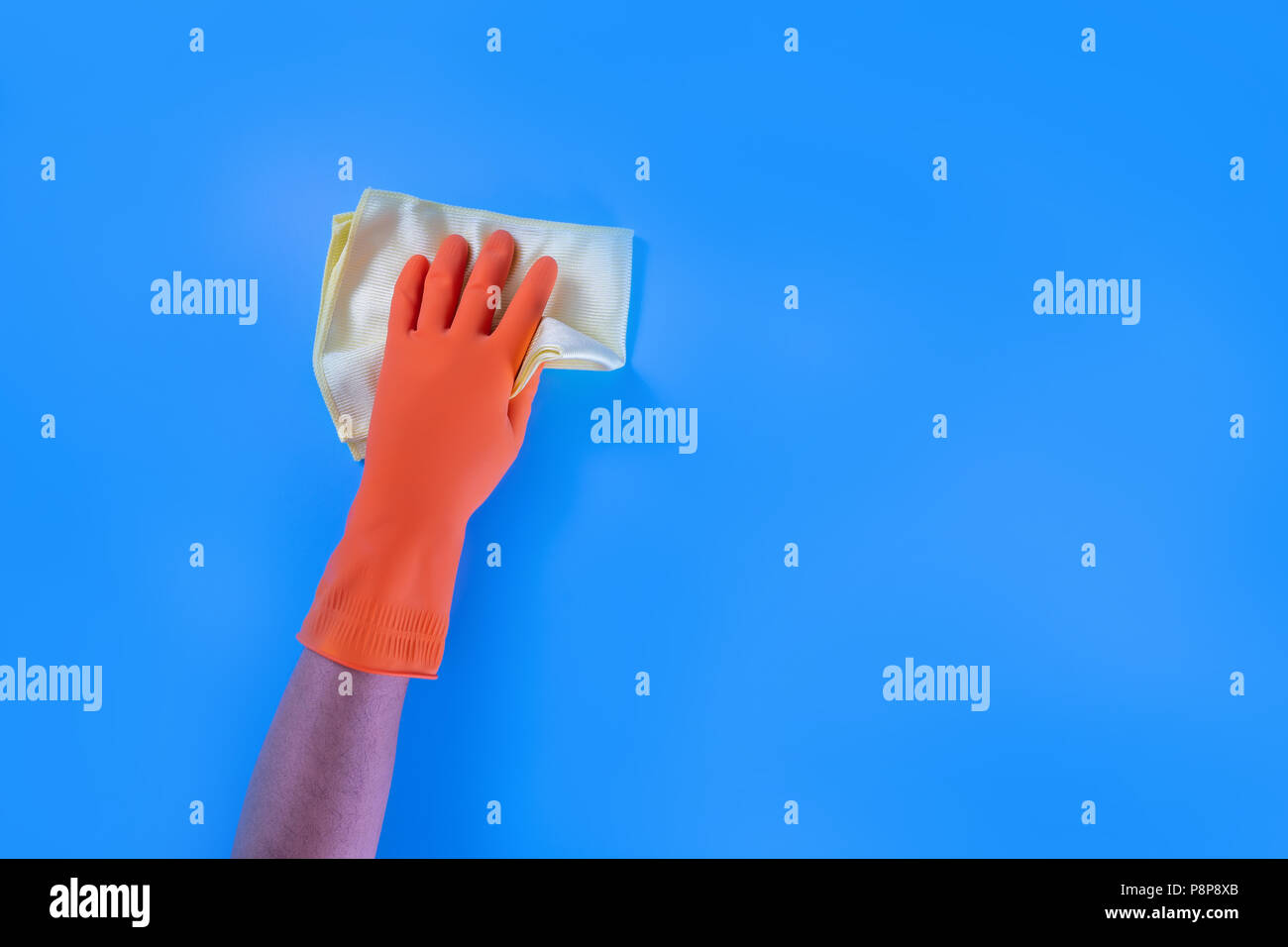 Nettoyage coloré cuisine, salle de bains et d'autres chambres propres service concept Banque D'Images