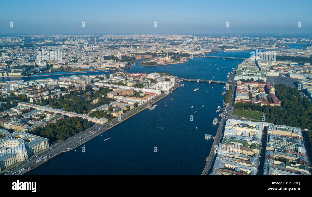 Vue panoramique de Saint-Pétersbourg, drone photo, journée d'été Banque D'Images