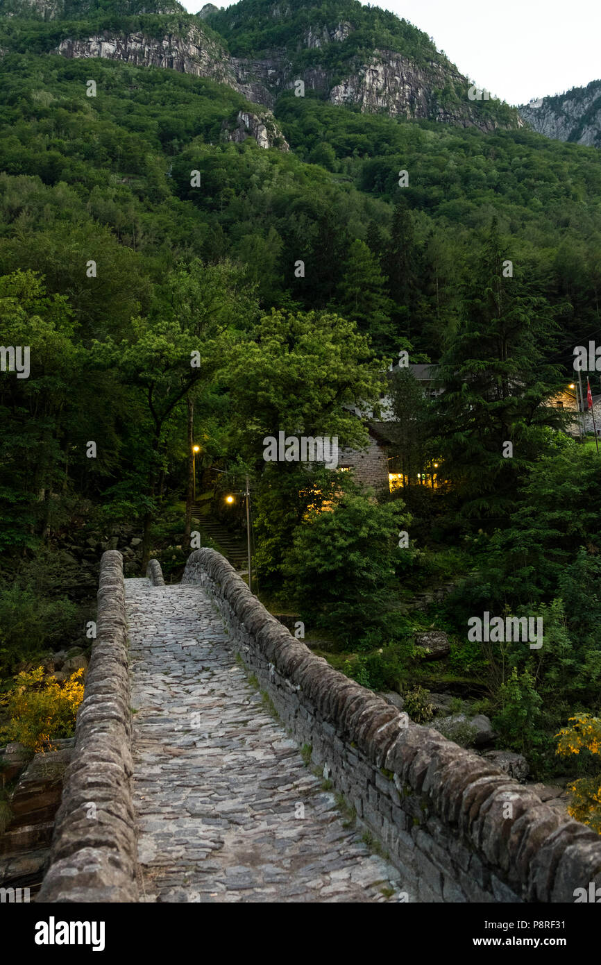 La Suisse, le Canton du Tessin,vallée de Verzasca, Lavertezzo Banque D'Images