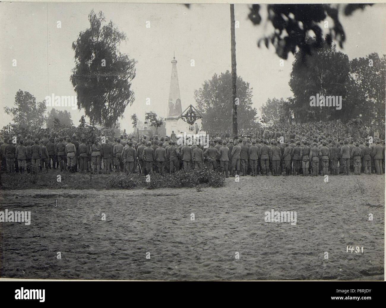 25 Abbildungen von Unterkünften, Feldgottesdiensten und Freizeiteinrichtungen suis russischen Kriegsschauplatz (BildID) 15687638 Banque D'Images