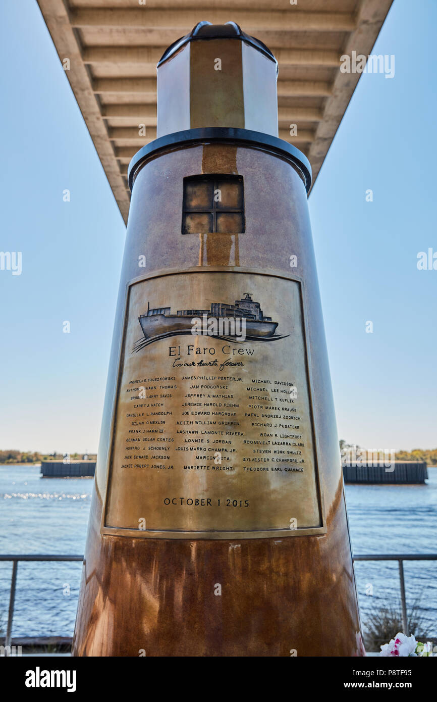 El Faro sous Memorial Bridge Point Dames, Jacksonville, Floride Banque D'Images