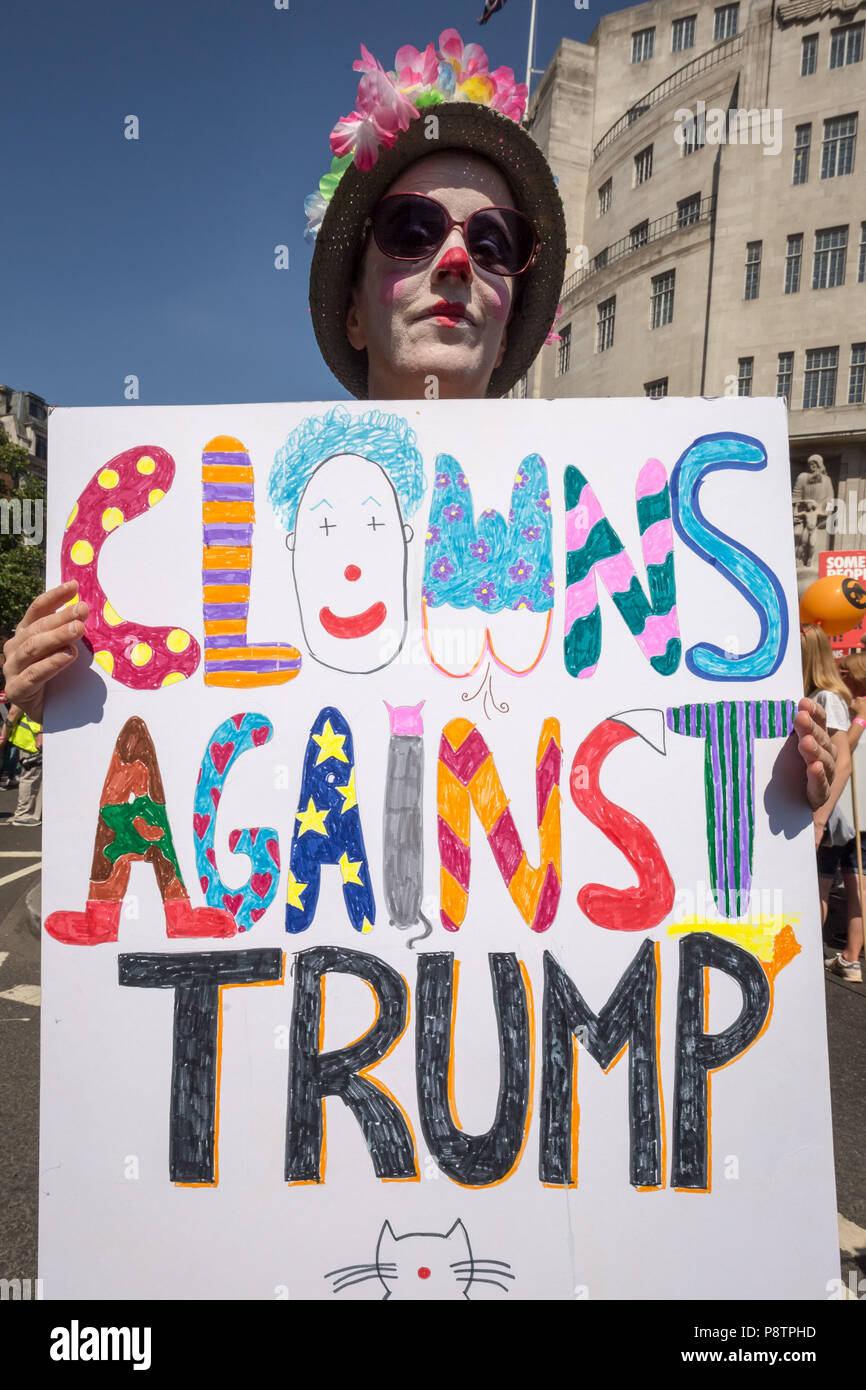 Londres, Royaume-Uni. Le 13 juillet, 2018. Anti-Trump manifestation attire des milliers de manifestants à la ville le jour nous président Donald Trump commence sa visite au Royaume-Uni. Crédit : Guy Josse/Alamy Live News Banque D'Images