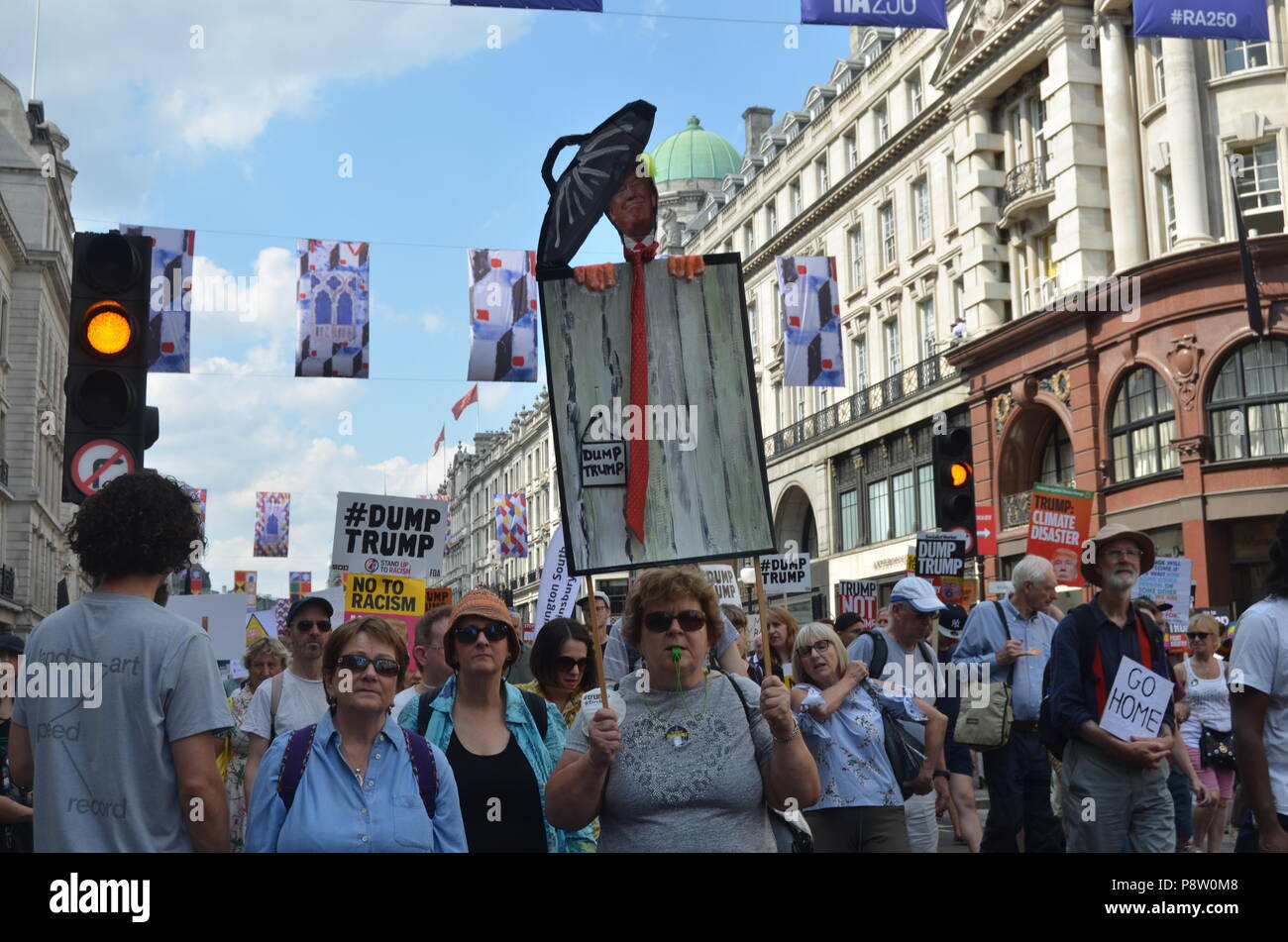 Londres, le 13 juillet 2018, manifestation de protestation contre le Président Trump se rendant sur le UK Crédit : Eunice Wilson/Alamy Live News Banque D'Images