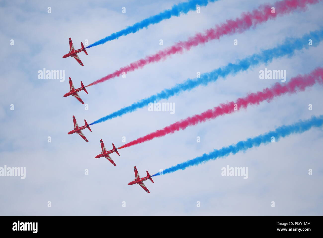 Fairford, UK. 13 juillet 2018. Le premier jour de l'Assemblée Royal International Air Tattoo à Fairford de la RAF en milliers de Gloucestershire réunis pour regarder la plus grande démonstration d'avions militaires au Royaume-Uni. Credit : Uwe Deffner/Alamy Live News Banque D'Images