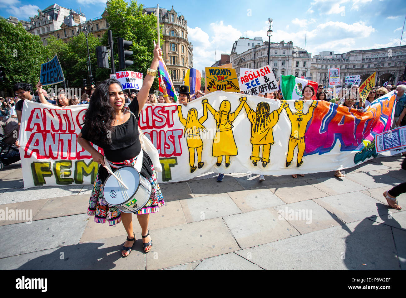 Londres/Royaume-Uni - Juillet 13, 2018 : Manifestations contre l'atout de Donald continuer avec une marche dans le centre de Londres, en terminant à Trafalgar Square pour un rassemblement. Saisie de Trafalgar Square. Crédit : Martin Leitch/Alamy Live News Banque D'Images