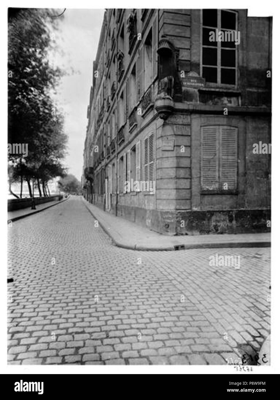 66 "Une Boutique la femme sans tête" - Vue du quai - Paris 04 - Médiathèque de l'architecture et du patrimoine - APMH00037698 Banque D'Images