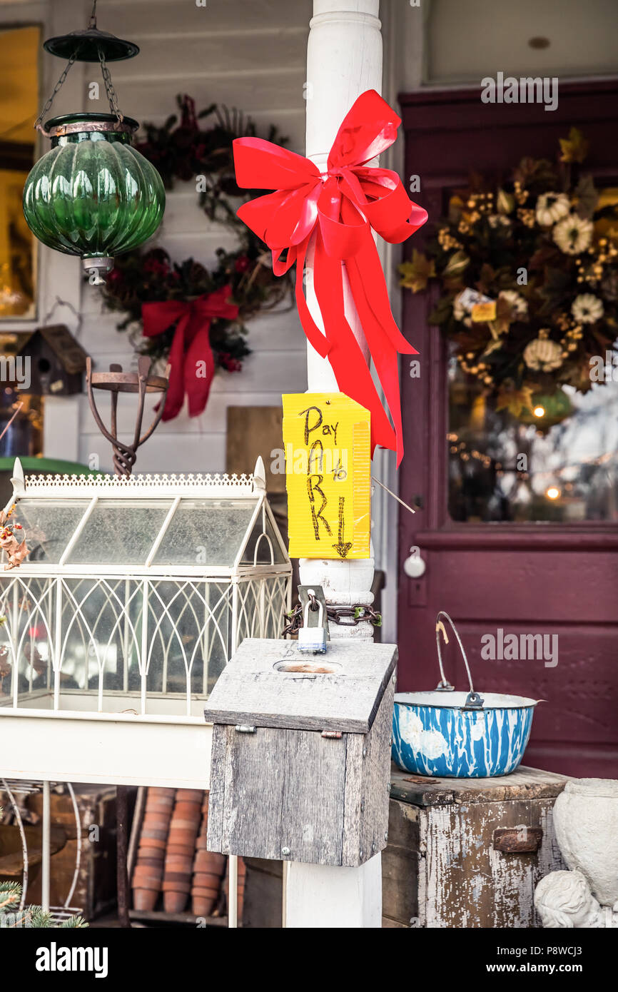 Payer à l'accueil du parc fait office de carte Sign Banque D'Images