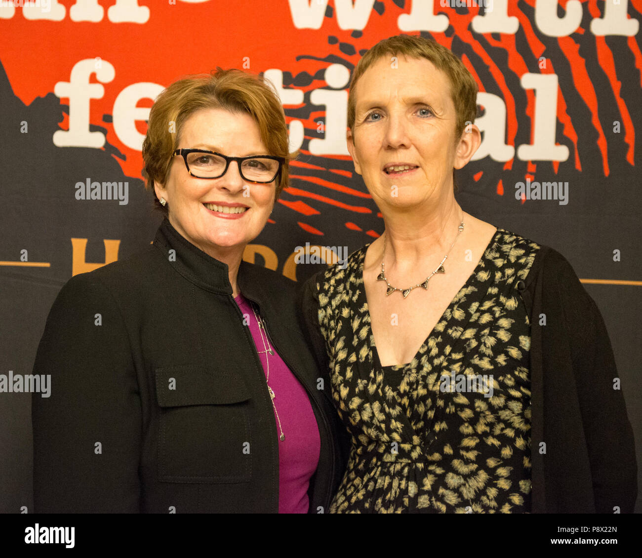 Une photo de l'auteur Ann Cleeves Vera avec Brenda Blethyn, actrice Banque D'Images