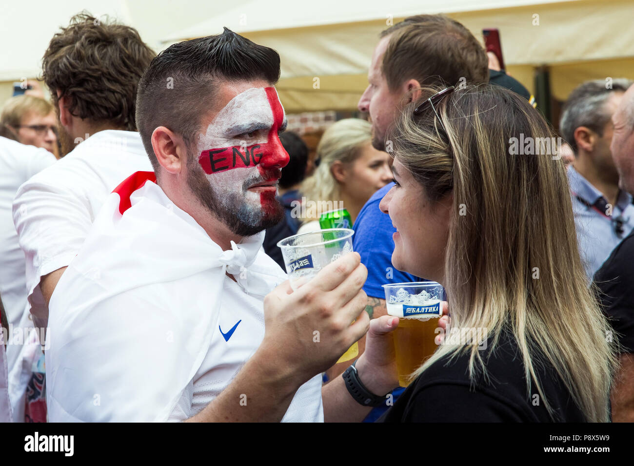 Moscou, Russie - Juin 2018 : les fans de football anglais sur la coupe du monde à Moscou, Russie avant le jeu Croatia-England Banque D'Images