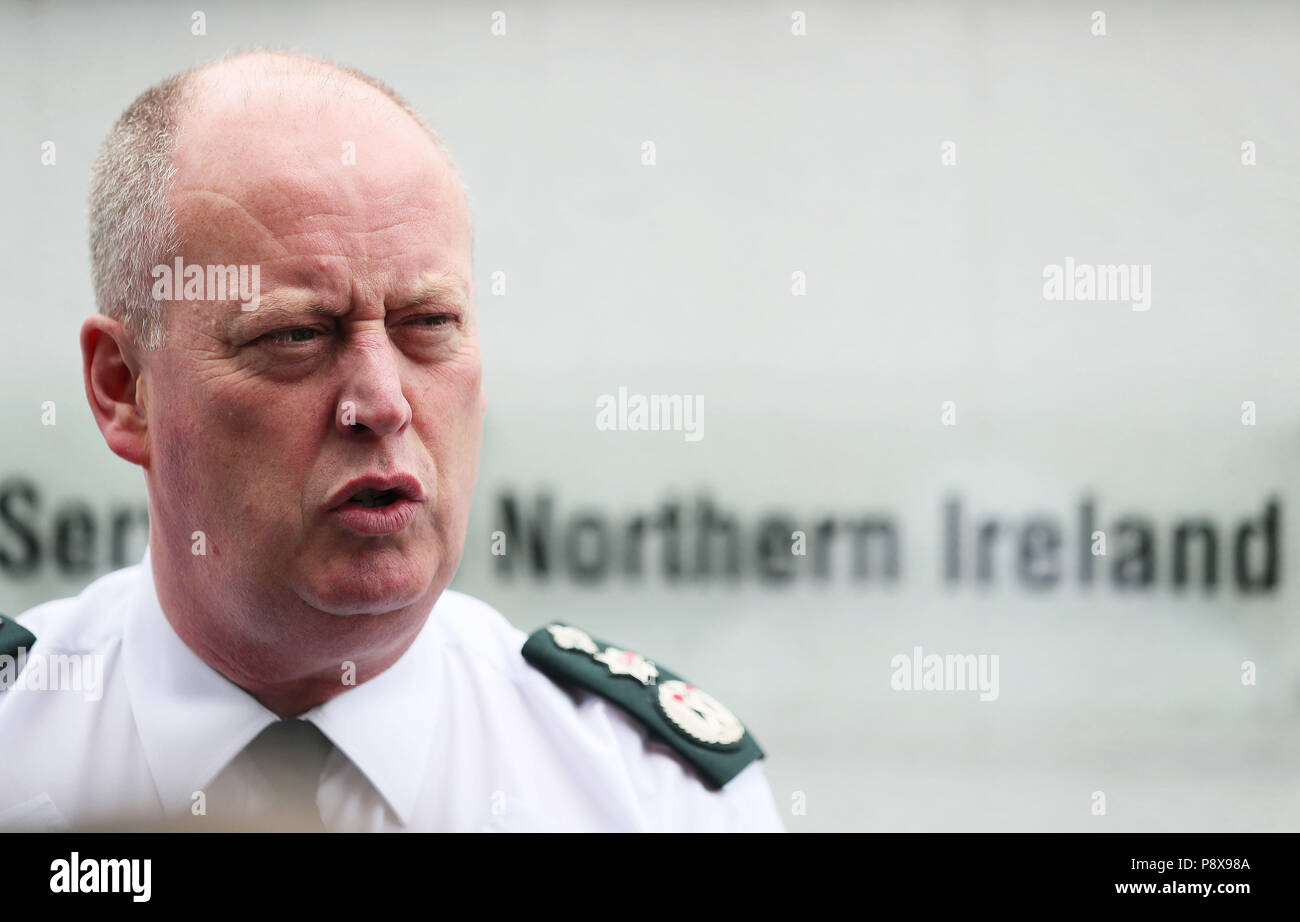Le chef de police PSNI George Hamilton lors d'une conférence de presse à Strand Road station de police de Londonderry après la sixième nuit successifs du désordre dans la ville. Photo date : vendredi 13 juillet 2018. Les jeunes de la ville Bogside ont jeté des cocktails Molotov sur les policiers et les véhicules qui passent au hasard et aussi allumé un feu sur un pont principal.Voir l'histoire des défilés. ULSTER PA Crédit photo doit se lire : Brian Lawless/PA Wire Banque D'Images