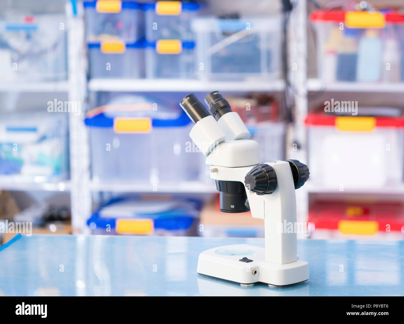 En microscope lab. Banque D'Images