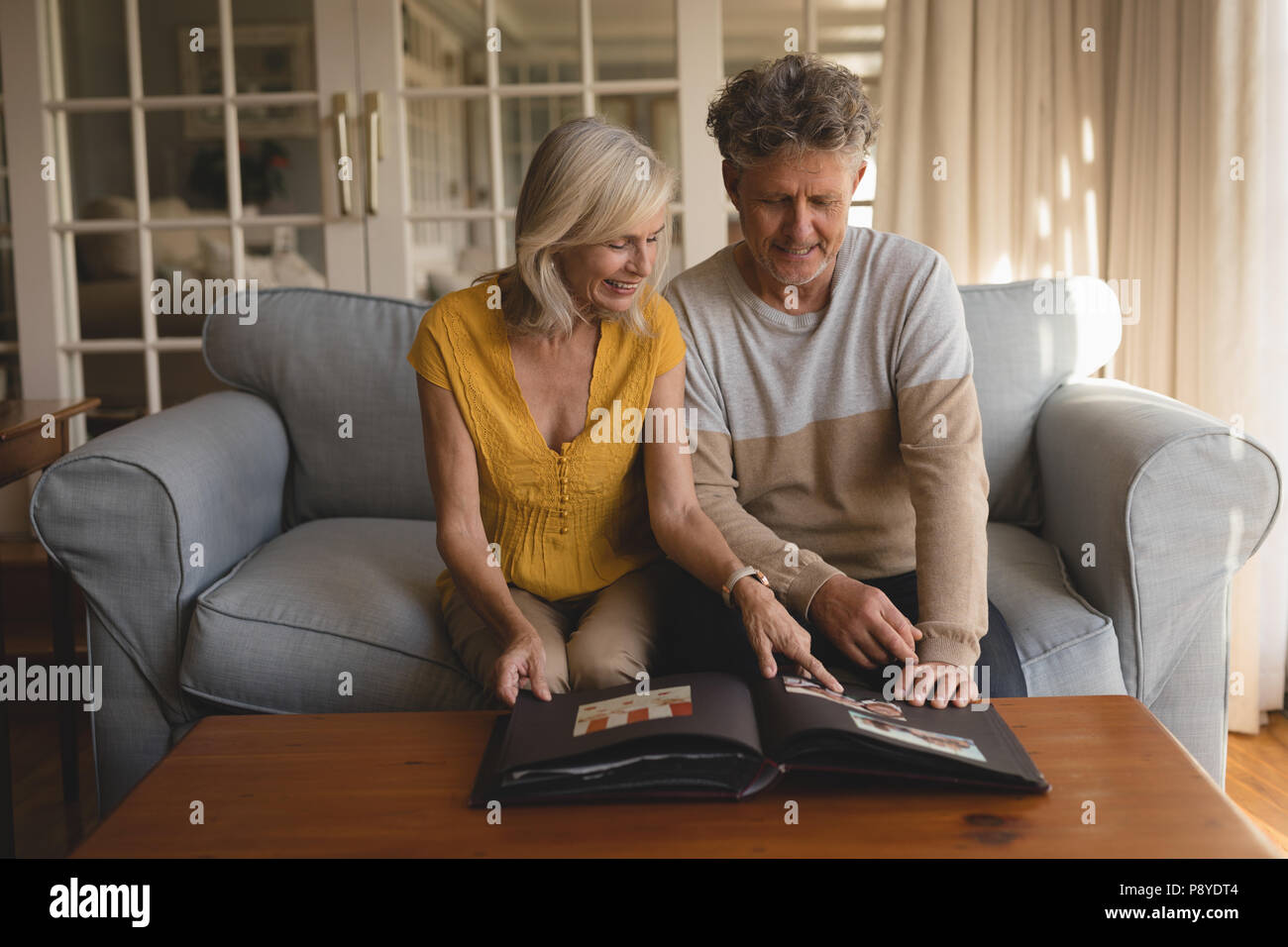 Couple photo album Banque D'Images