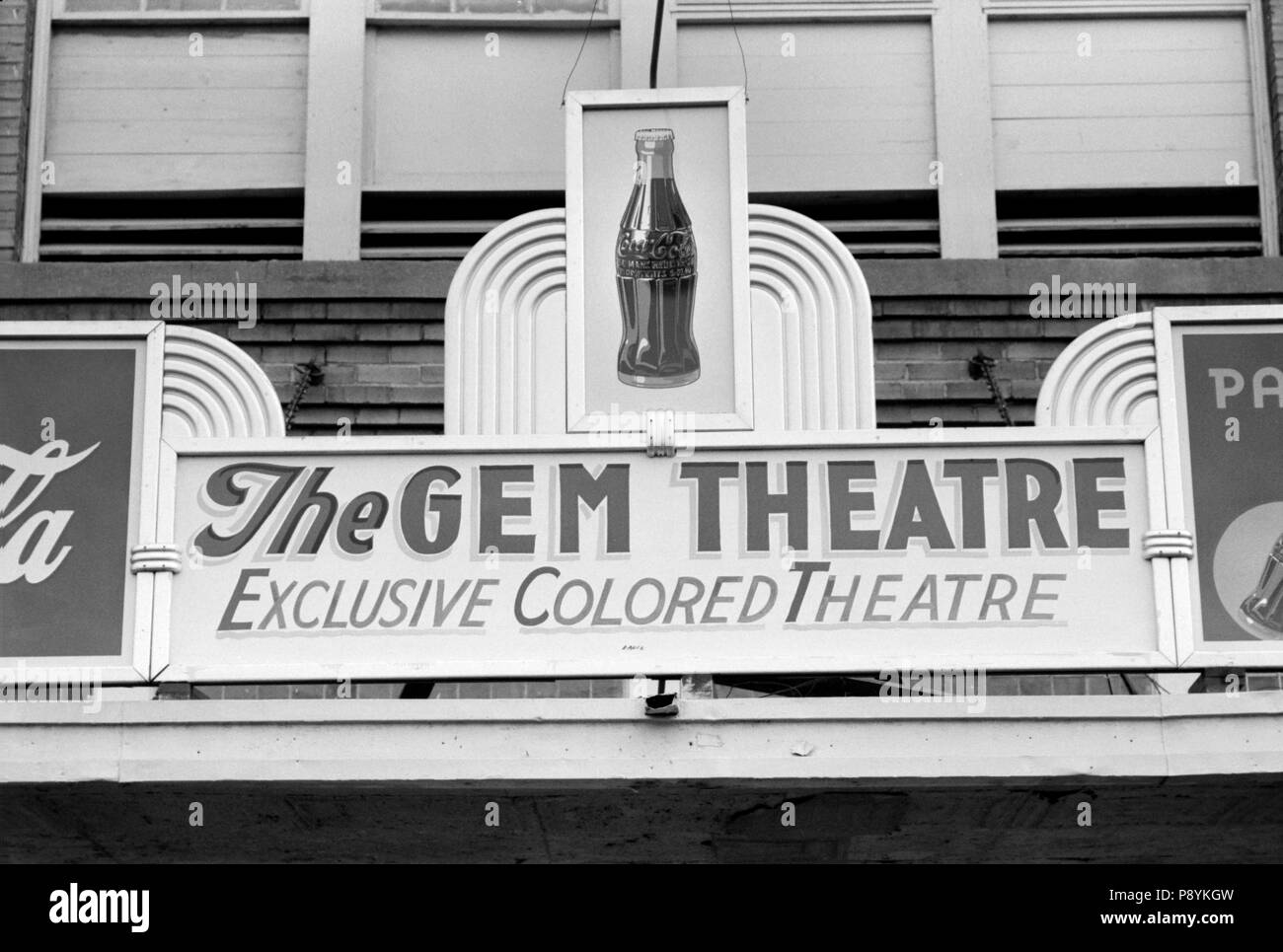 Signe au-dessus de déménagement Photo Theatre, 'Théâtre' couleur exclusive, Waco, Texas, USA, Russell Lee, Farm Security Administration, Novembre 1939 Banque D'Images