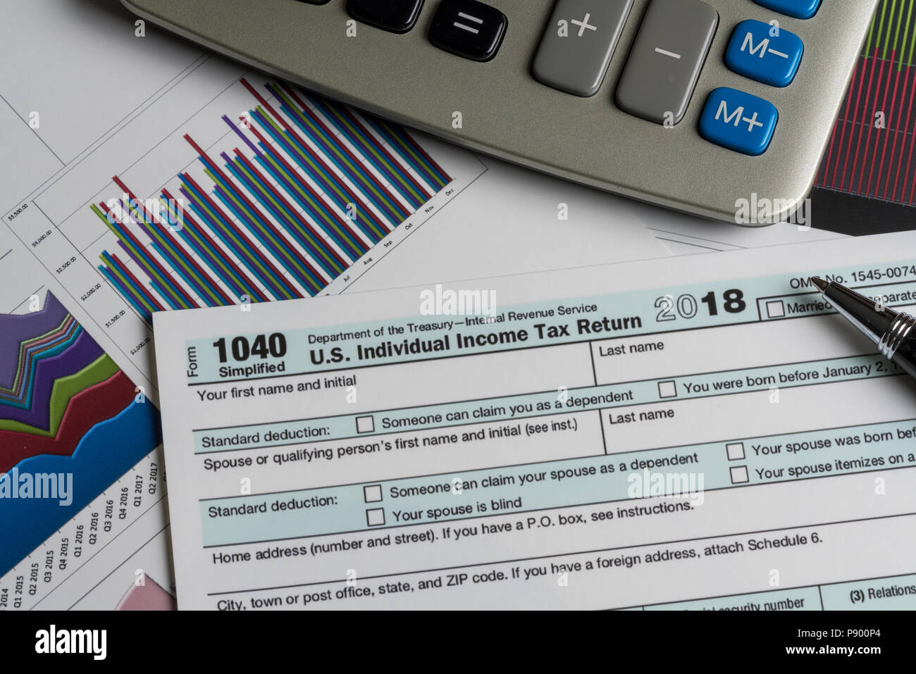 Formulaire 1040 permet des déclarations d'impôt simplifié sur une carte postale Banque D'Images