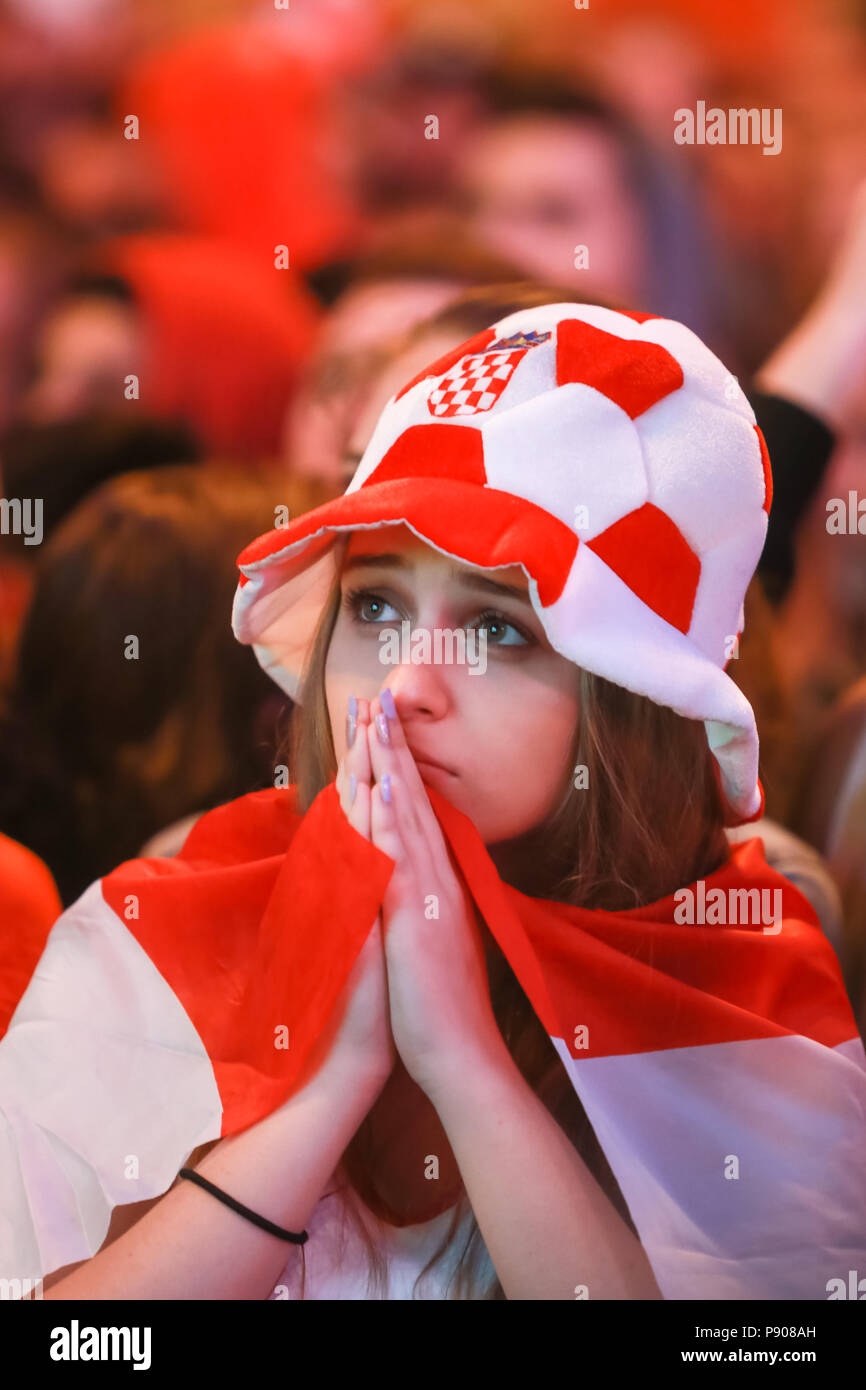 ZAGREB, CROATIE - Juillet 11, 2018 : femme de football fan tous inquiets en  regardant le match de la Croatie contre l'Angleterre demi finale de la  Coupe du Monde FIFA 2018 sur Photo Stock - Alamy