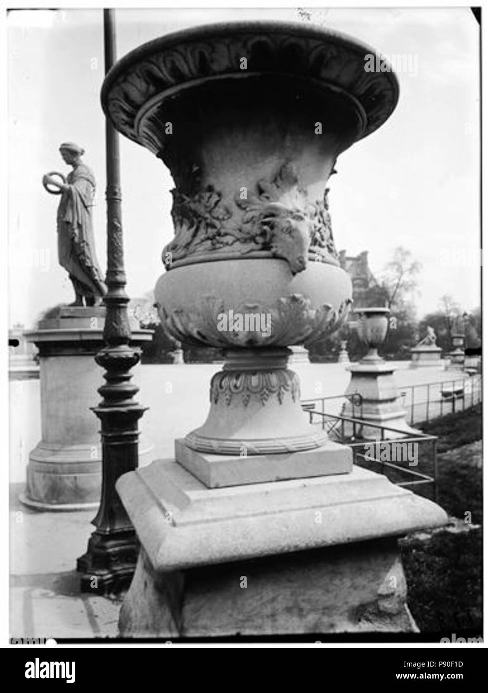 348 Jardin des Tuileries - Statue de Flore - Paris 01 - Médiathèque de l'architecture et du patrimoine - APMH00037453 Banque D'Images