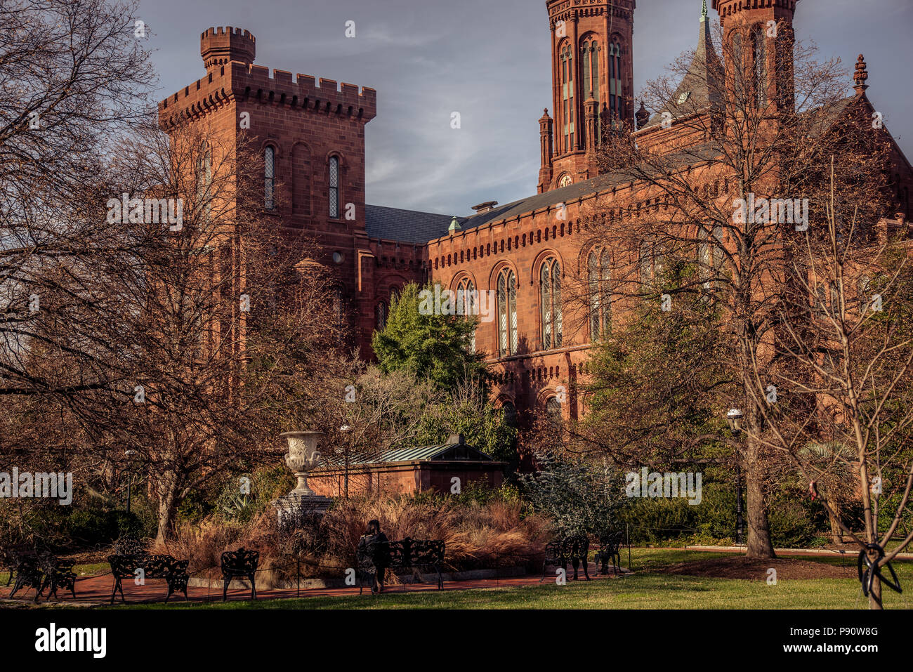 Le château et jardins de Smithsonian à Washington DC. Banque D'Images