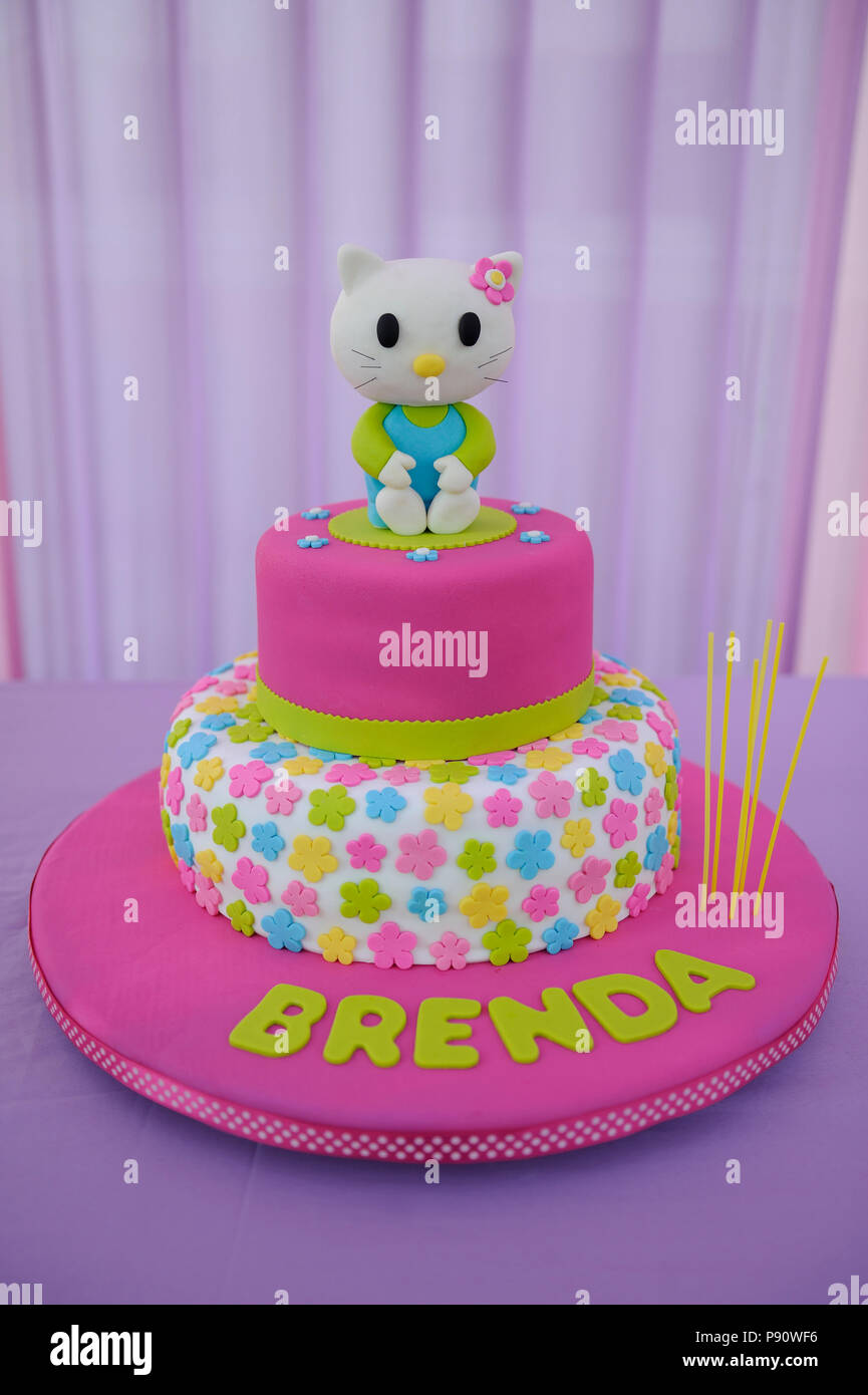 Gateau D Anniversaire Pour Bebe Fille Photo Stock Alamy