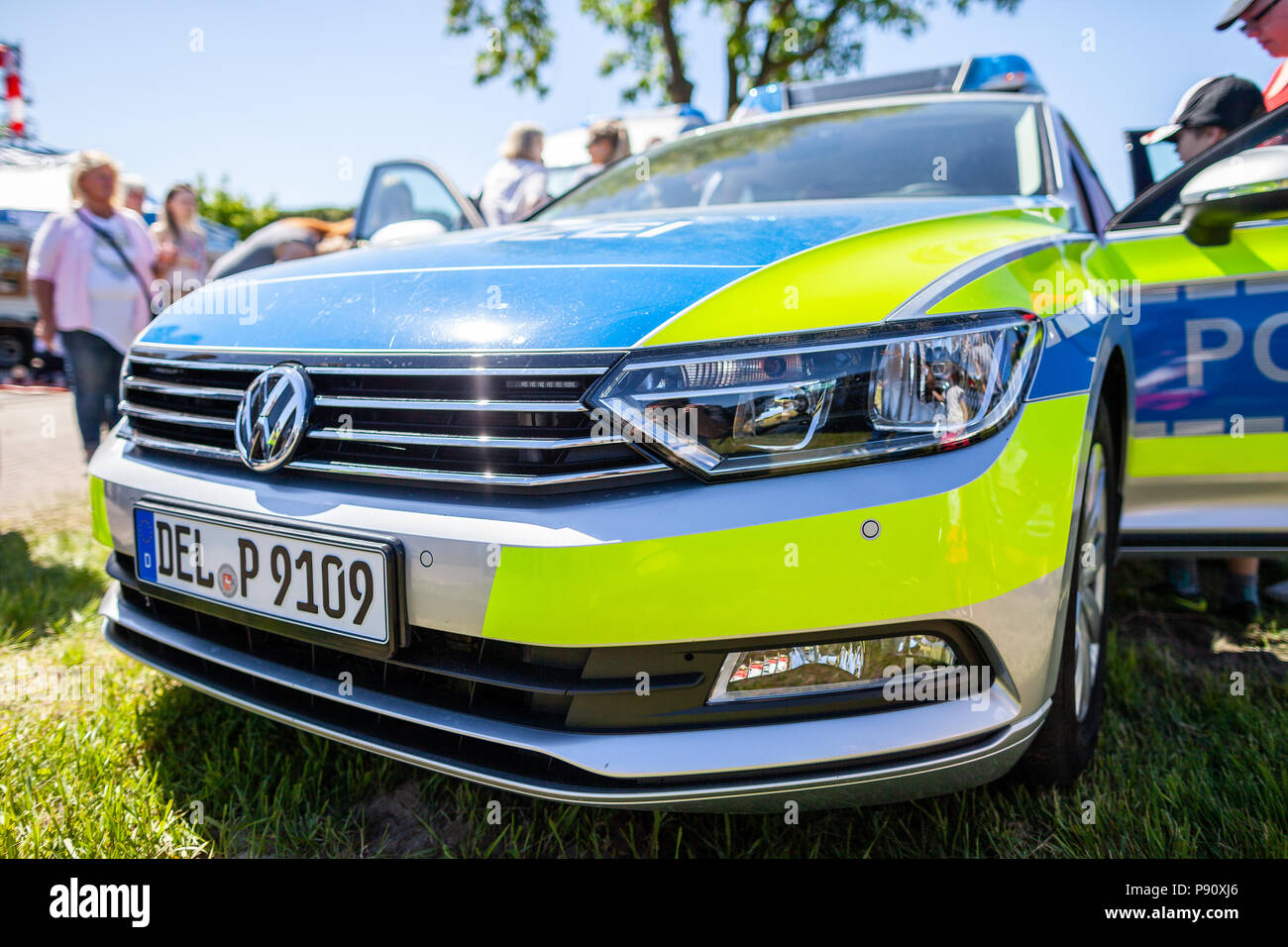 Hambourg / ALLEMAGNE - Mai 6,2018 : voiture de police allemande, Volkswagen  Passat se tient sur une journée portes ouvertes. Moyens de police Polizei  allemande Photo Stock - Alamy
