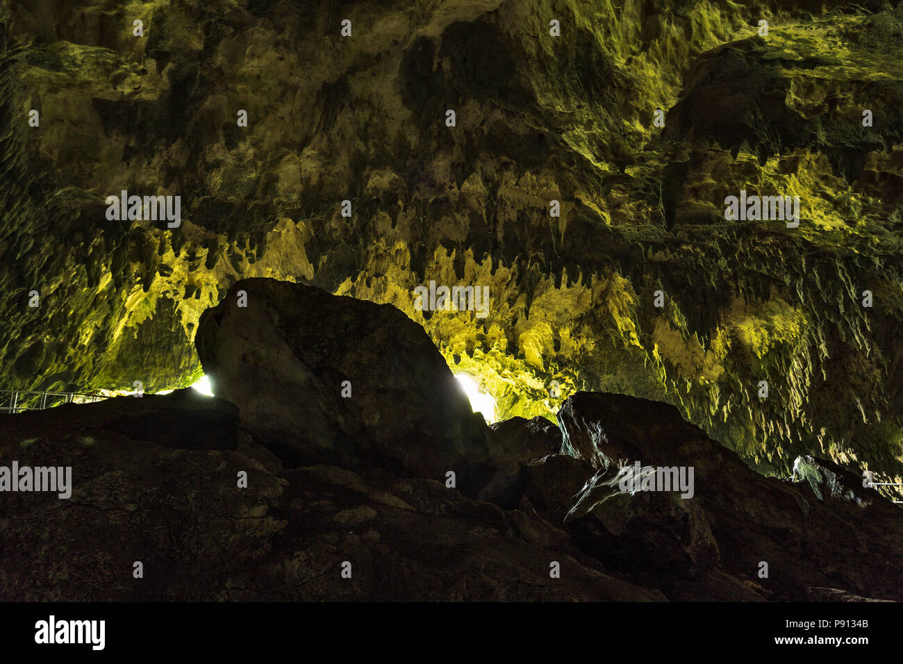 Grotta Del Colle Grotte Prehistorique Les Abruzzes Photo Stock Alamy