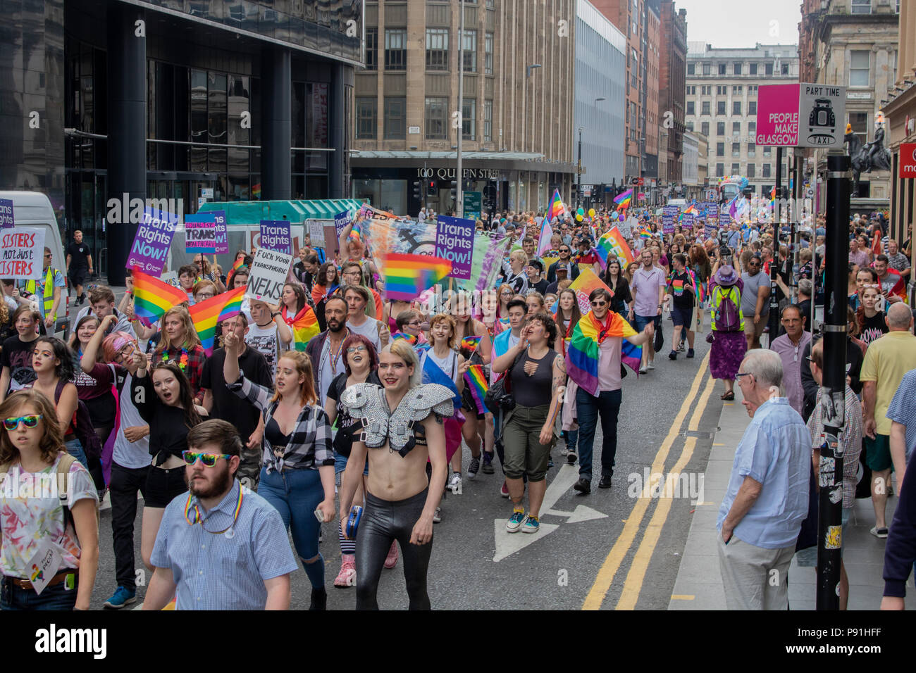 Le centre-ville de Glasgow, Glasgow Royaume-uni, samedi 14 juillet 2018. Des milliers participent à la Glasgow Gay Pride Parade à travers le centre-ville de Glasgow. La fierté de cette année événement se tiendra dans le parc de Kelvingrove. Le défilé a été dirigée par Nicola Sturgeon qui a également ouvert officiellement l'événement. Inclus dans l'exposition de cette année est un Stepps concert. © Garry Cornes / Alamy Live News Banque D'Images
