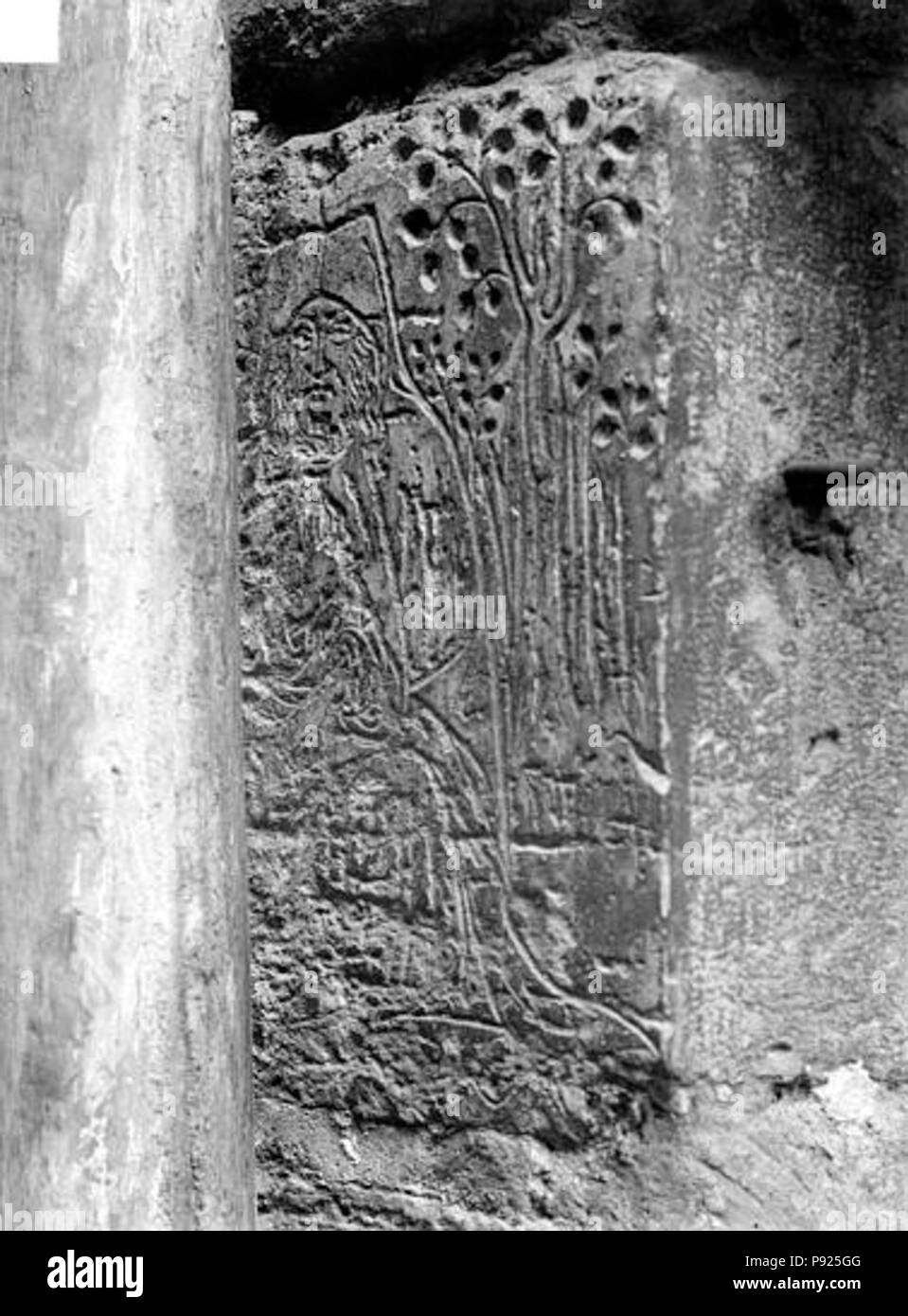 408 Maison dite de Nicolas Flamel - Détail de la façade, personnage dans un jardinet et lettre N - Paris - Médiathèque de l'architecture et du patrimoine - APMH00015954 Banque D'Images