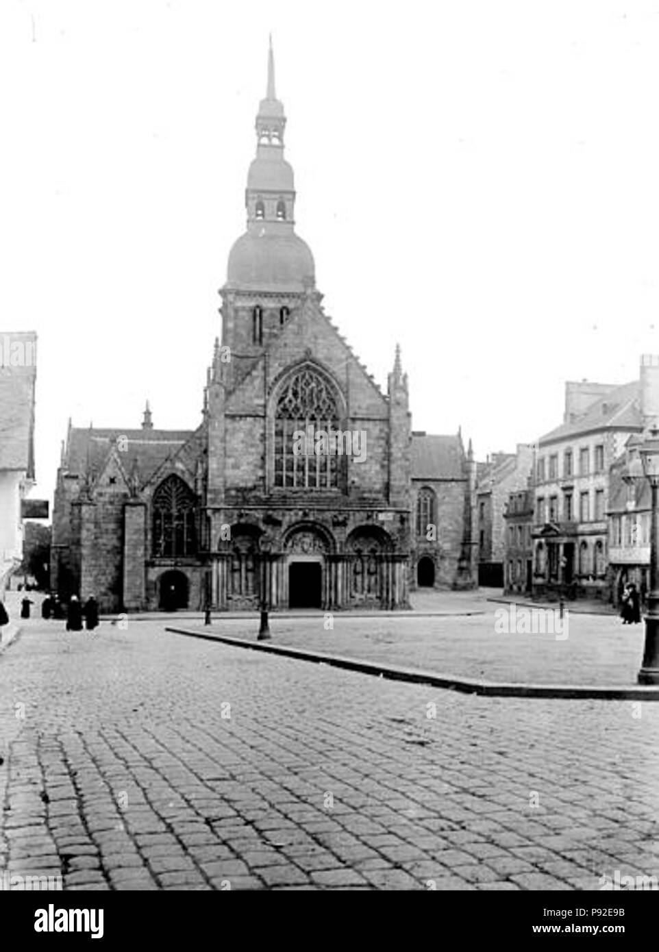 464 Place Saint-Sauveur, Dinan (Côtes d'Armor), Basilique Saint-Sauveur Sap01 mh037196 p Banque D'Images